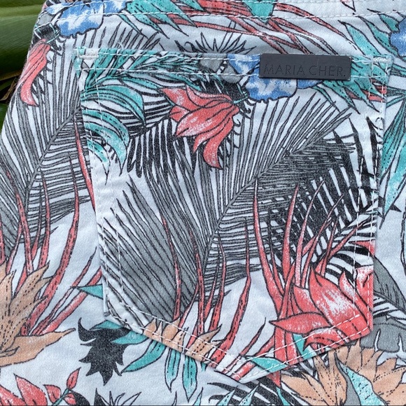 Marie Cher Palm and Floral Print Shorts - Picture 6 of 8